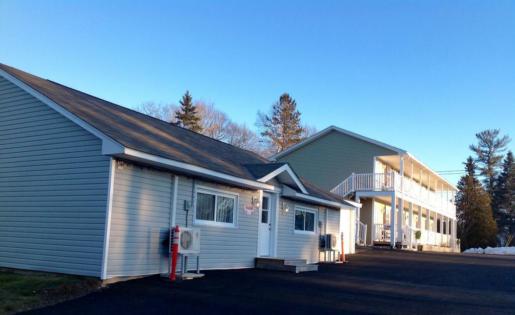 Airport Inn Frédéricton Extérieur photo